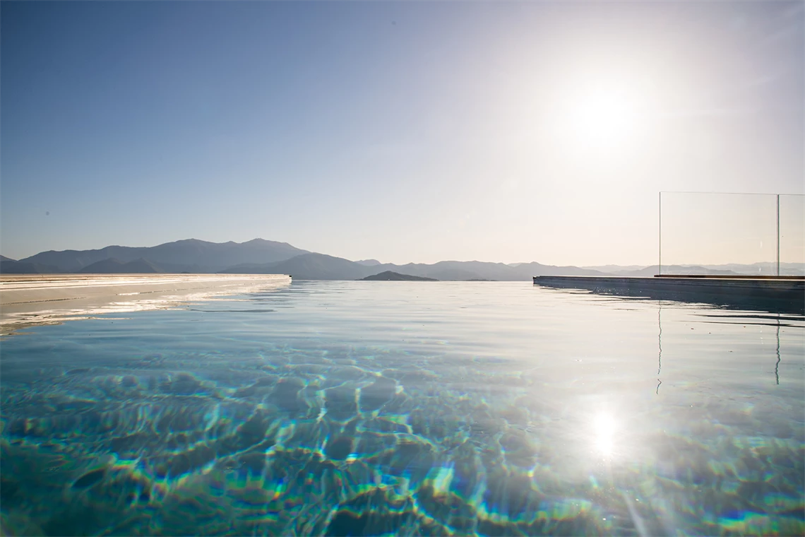 infinity pool